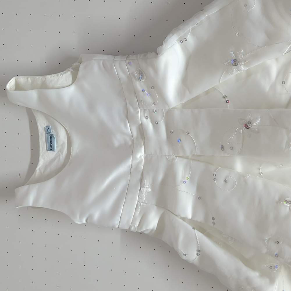 White/cream color girls dress 122cm with embroidered details